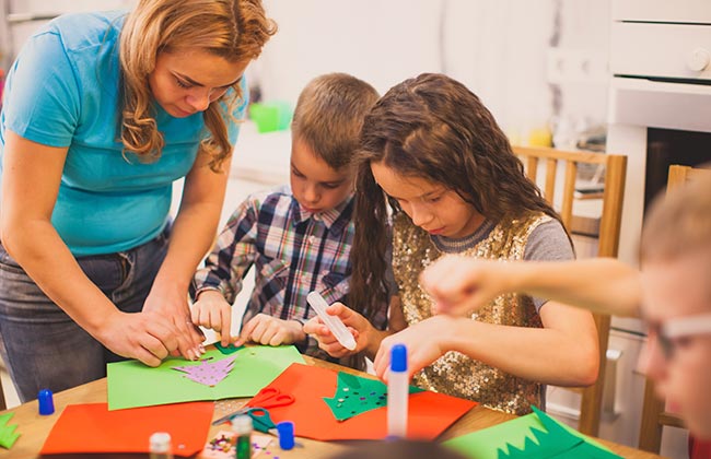 Clases de artes plasticas como negocio desde casa para emprender con poco dinero