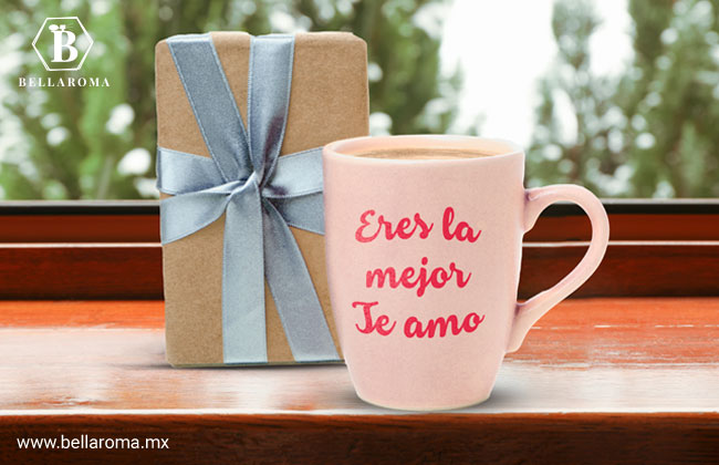 Taza personalizada como idea para regalar el 14 de febrero