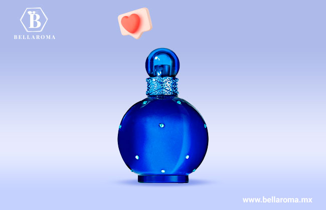 Frasco azul del perfume Midnight Fantasy