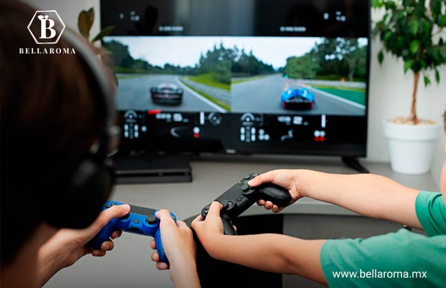 Imagen que muestra dos personas jugando videojuegos