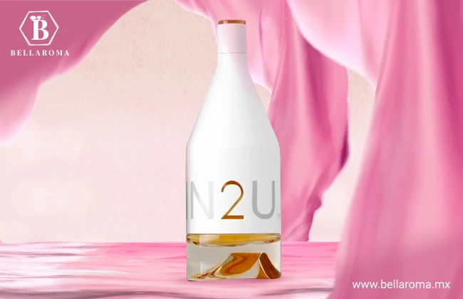 Botella blanca con letras grabadas del aroma femenino Ckin2U 