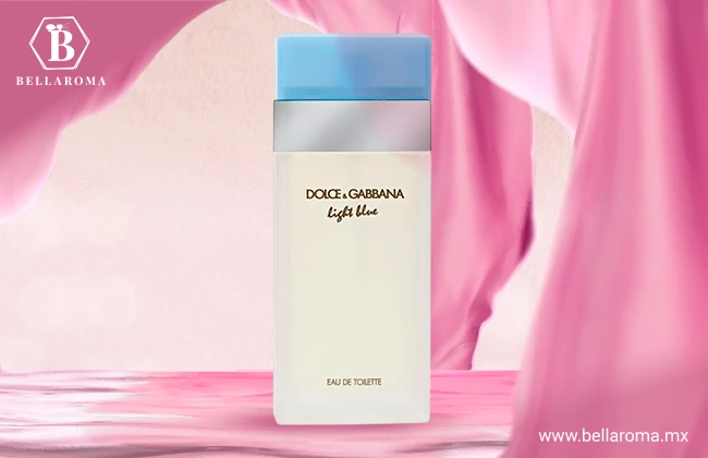 Frasco blanco con tapa azul del perfume para mujer Light Blue de Dolce & Gabbana