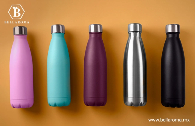 Cinco termos de distintos colores y acabados. Estos son una opción de productos al por mayor para revender.