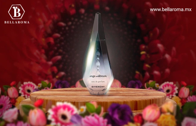 Colonia femenina con acordes florales