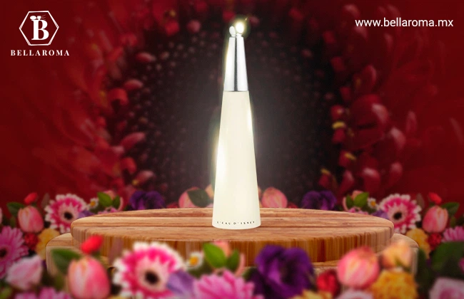 Frasco de perfume con olor a flores