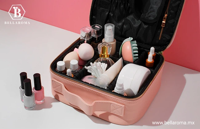 Kit de belleza con cosmetiquera y accesorios de cuidado personal